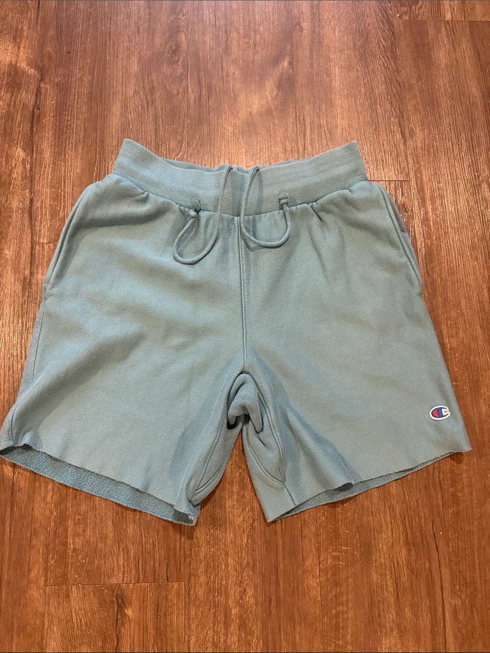 Champion reverse weave men’s small sweat shorts